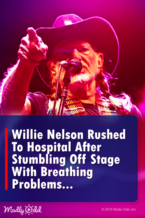 Willie Nelson Rushed To Hospital After Stumbling Off Stage, \'I’m Feeling Better Now\'