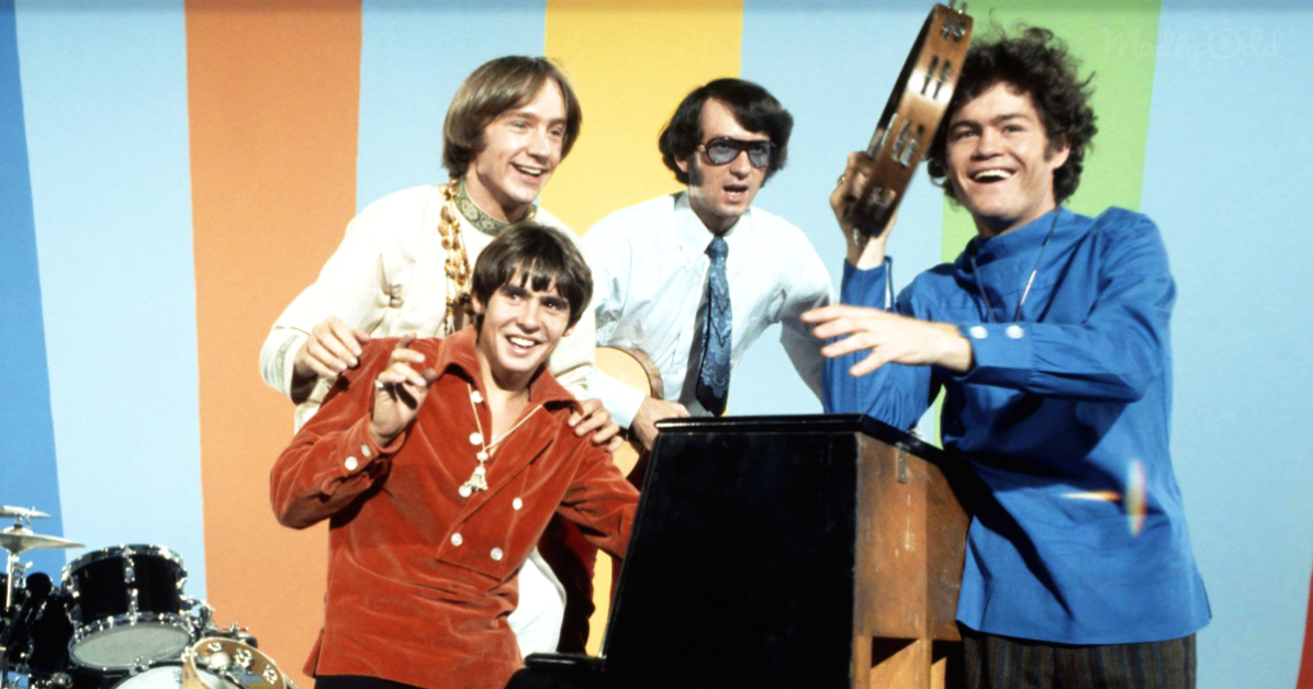 Watch The Monkees sing Daydream Believer