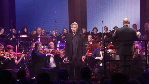 Andrea Bocelli sings Amazing Grace
