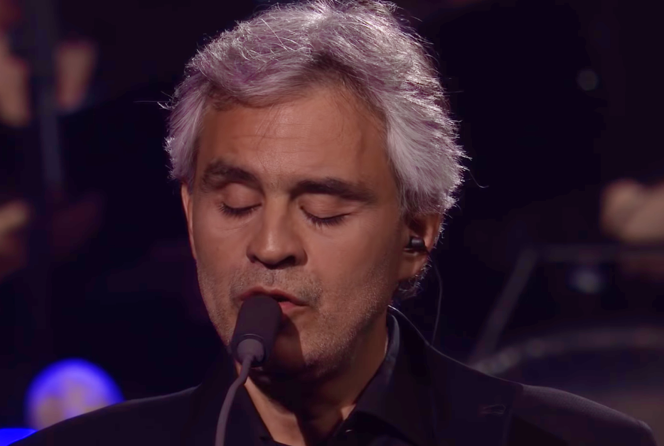 Andrea Bocelli sings Amazing Grace