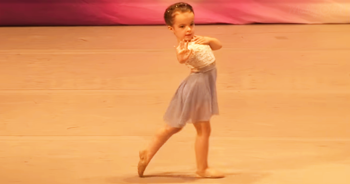 Ella, Dancer on stage