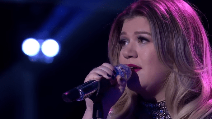 Keith Urban Is Moved To Tears By Kelly Clarkson’s Heartbreaking ...