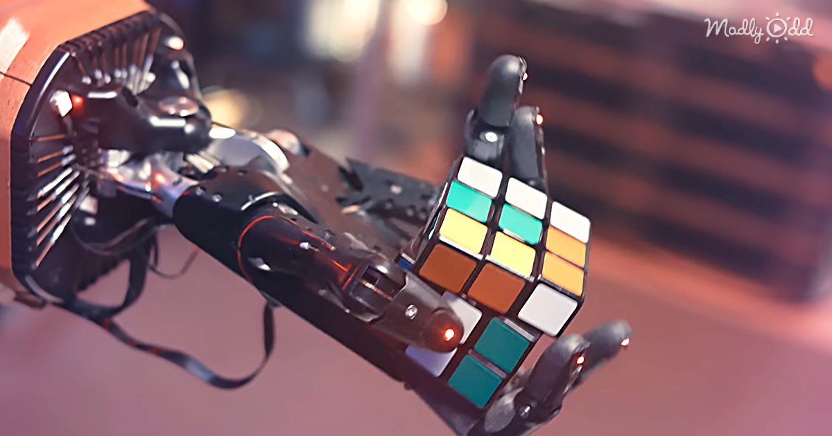Clever Robotic Hand Can Solve A Rubik’s Cube One-Handed