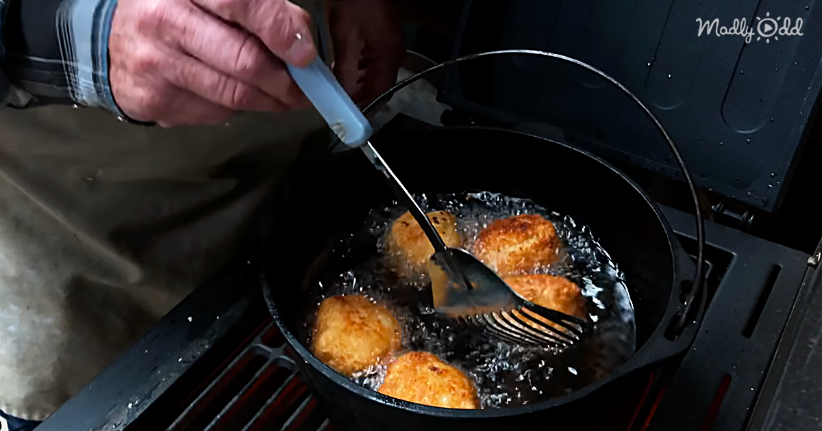 The Must-Try Mashed Potato Bombs Recipe You Need In Your Mouth Right Now