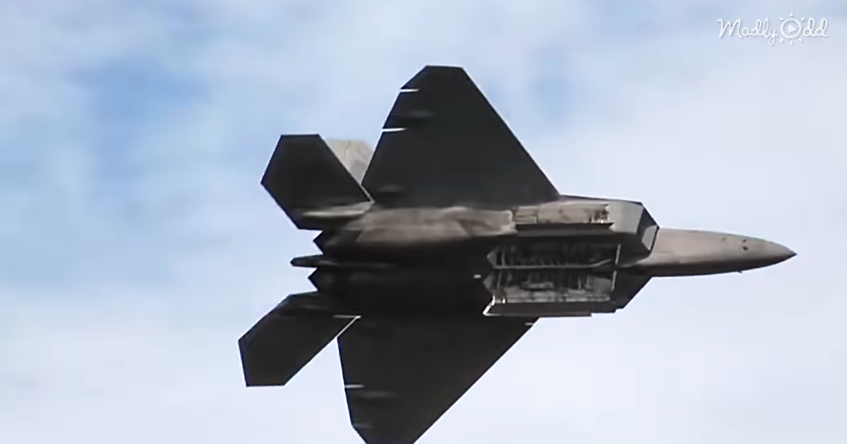 Watch the Insane Capabilities Of The US F-22 Raptor Stealth Fighter Jet
