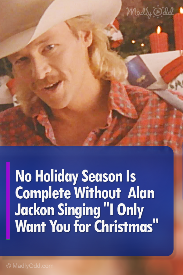 No Holiday Season Is Complete Without  Alan Jackon Singing \