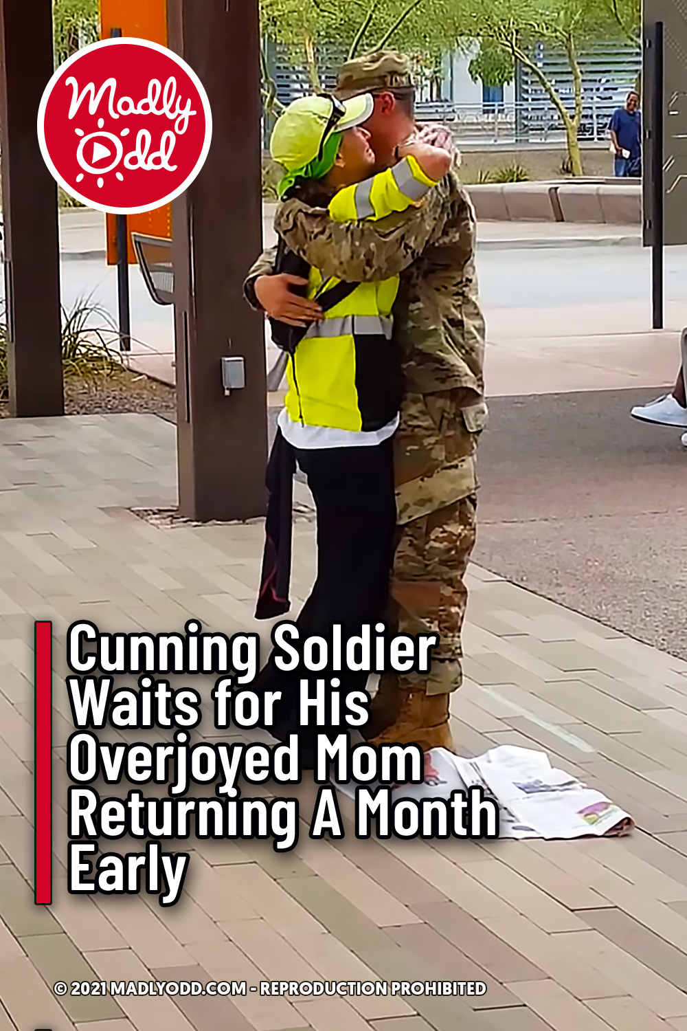 Cunning Soldier Waits for His Overjoyed Mom Returning A Month Early