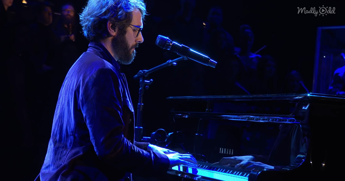 Superstar Josh Groban Performs a Phenomenal Cover of 