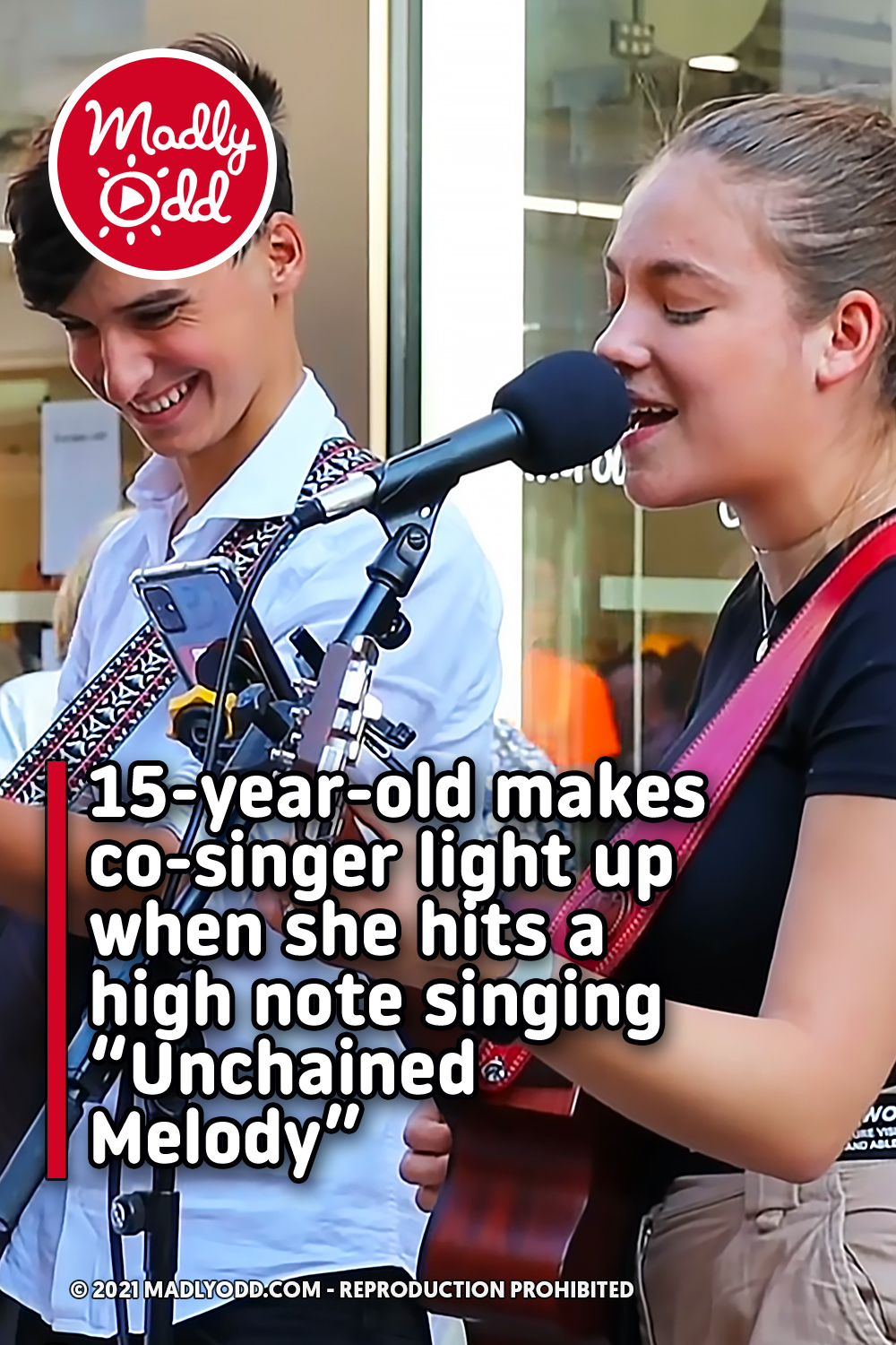 15-year-old makes co-singer light up when she hits a high note singing “Unchained Melody”