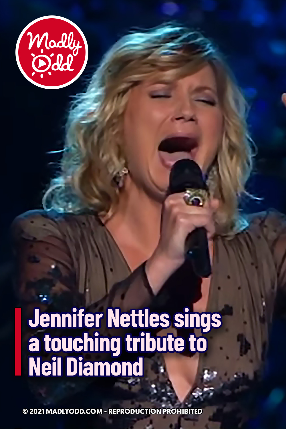 Jennifer Nettles sings a touching tribute to Neil Diamond