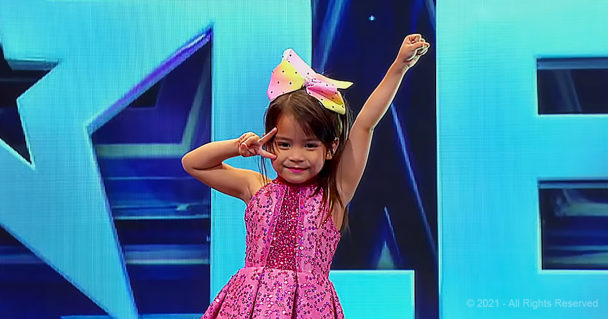 Talented 6-year-old cheerleader wows crowd - Madly Odd!