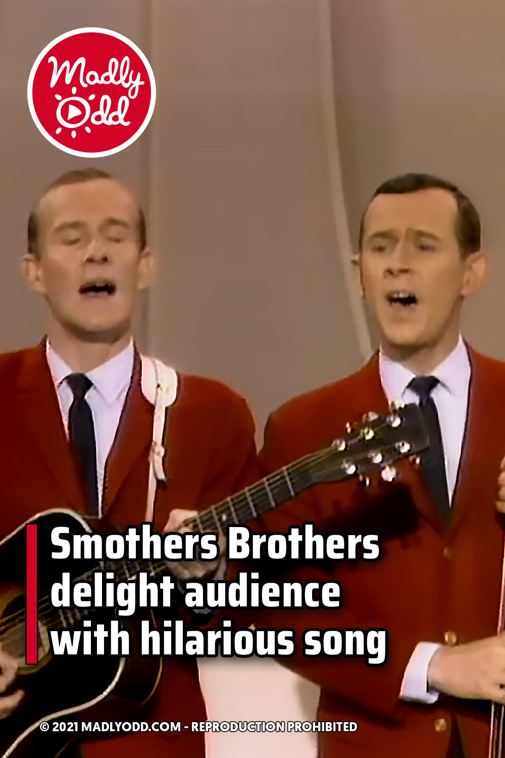 Smothers Brothers delight audience with hilarious song