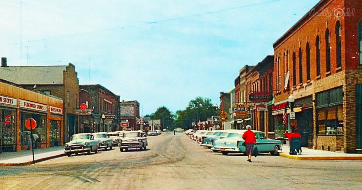 1950s USA Main Street