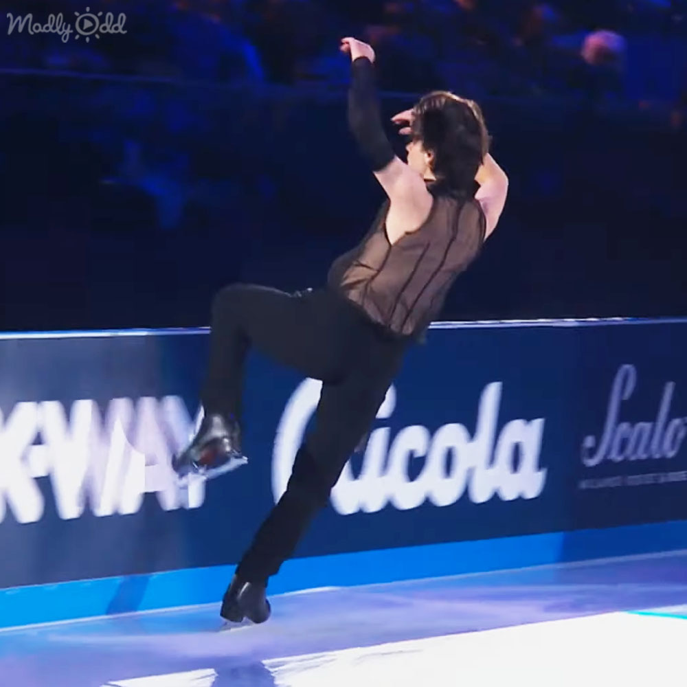 Stephane Lambiel in dramatic ice skate pose
