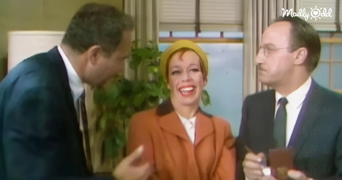 Carol Burnett plays psychic in a comedy skit predicting funny futures.